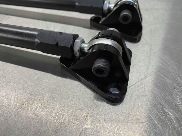 Classic mini inner wing support braces in black - Image 3